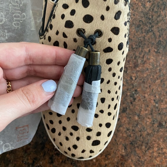 BRAND NEW!!! Latigo sneakers - Picture 3 of 5